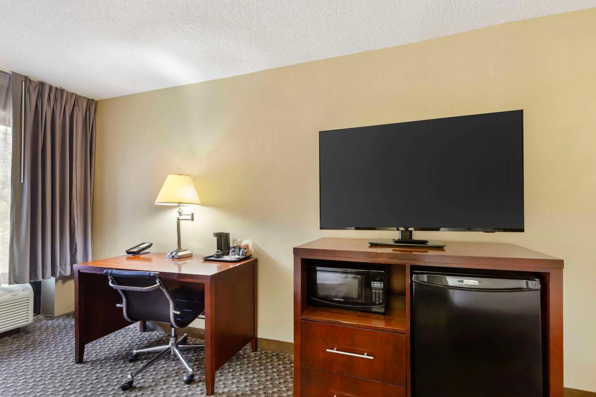 Hotel Clarion Pointe Research Triangle Park Durham Esterno foto