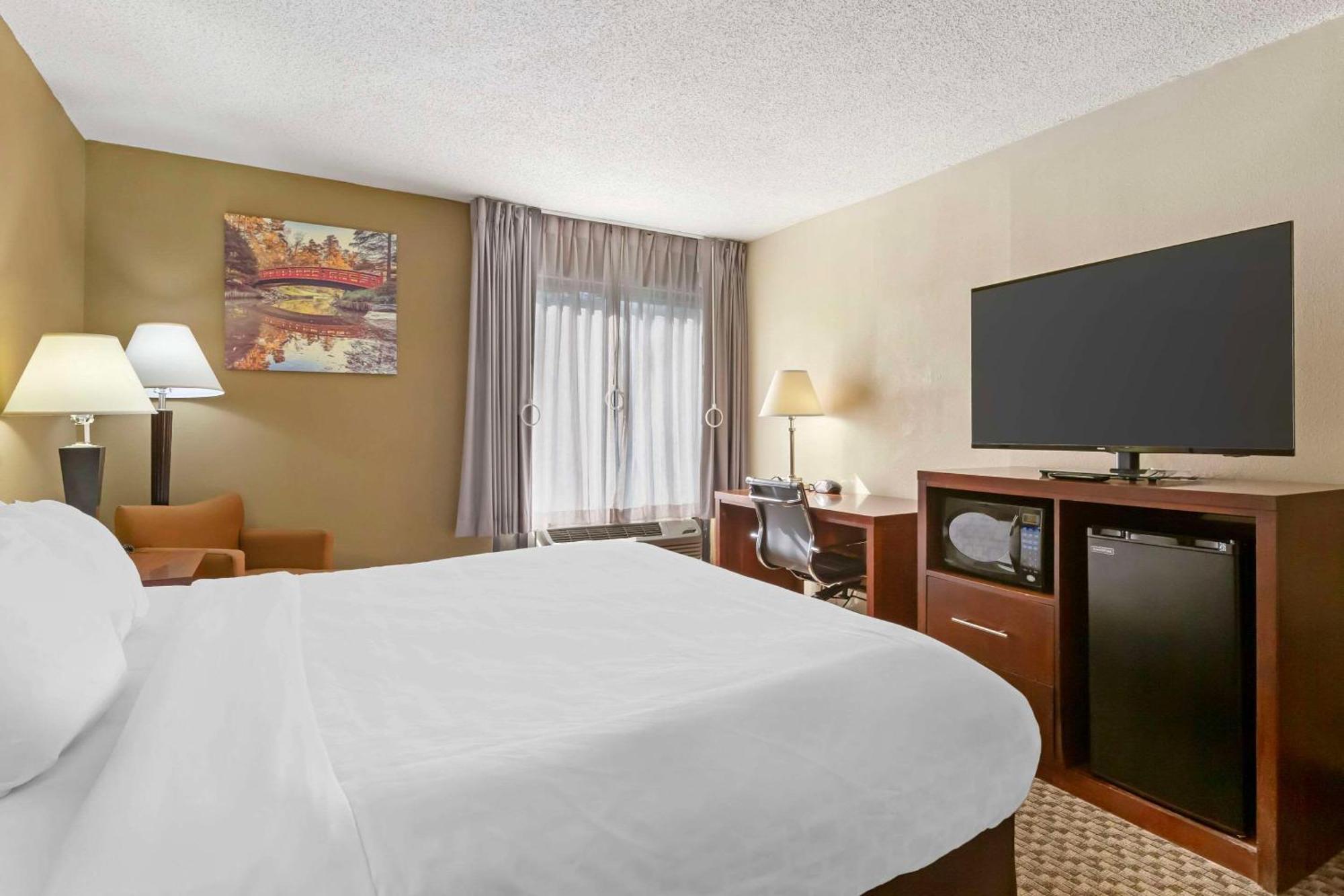 Hotel Clarion Pointe Research Triangle Park Durham Esterno foto