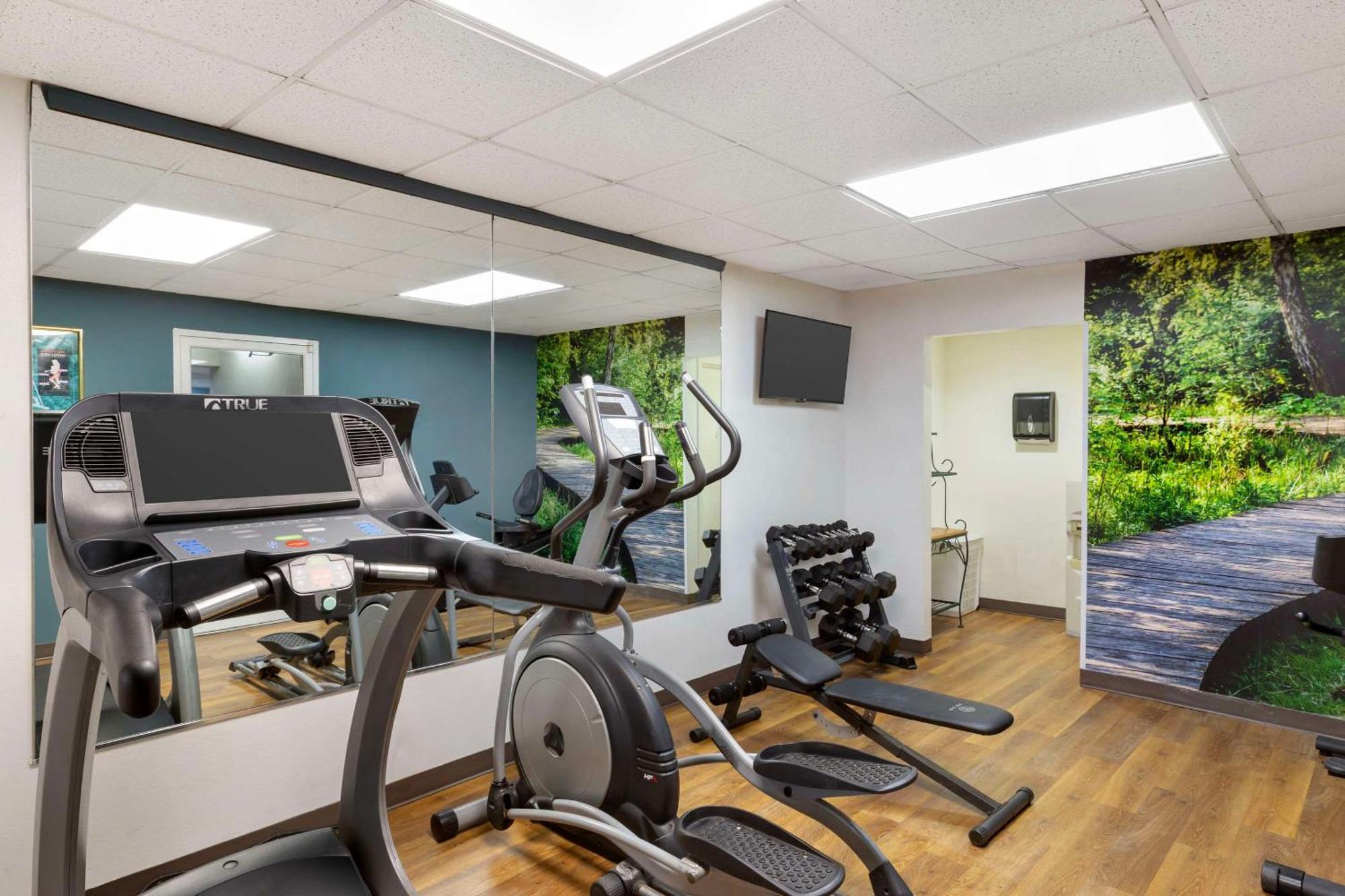 Hotel Clarion Pointe Research Triangle Park Durham Esterno foto