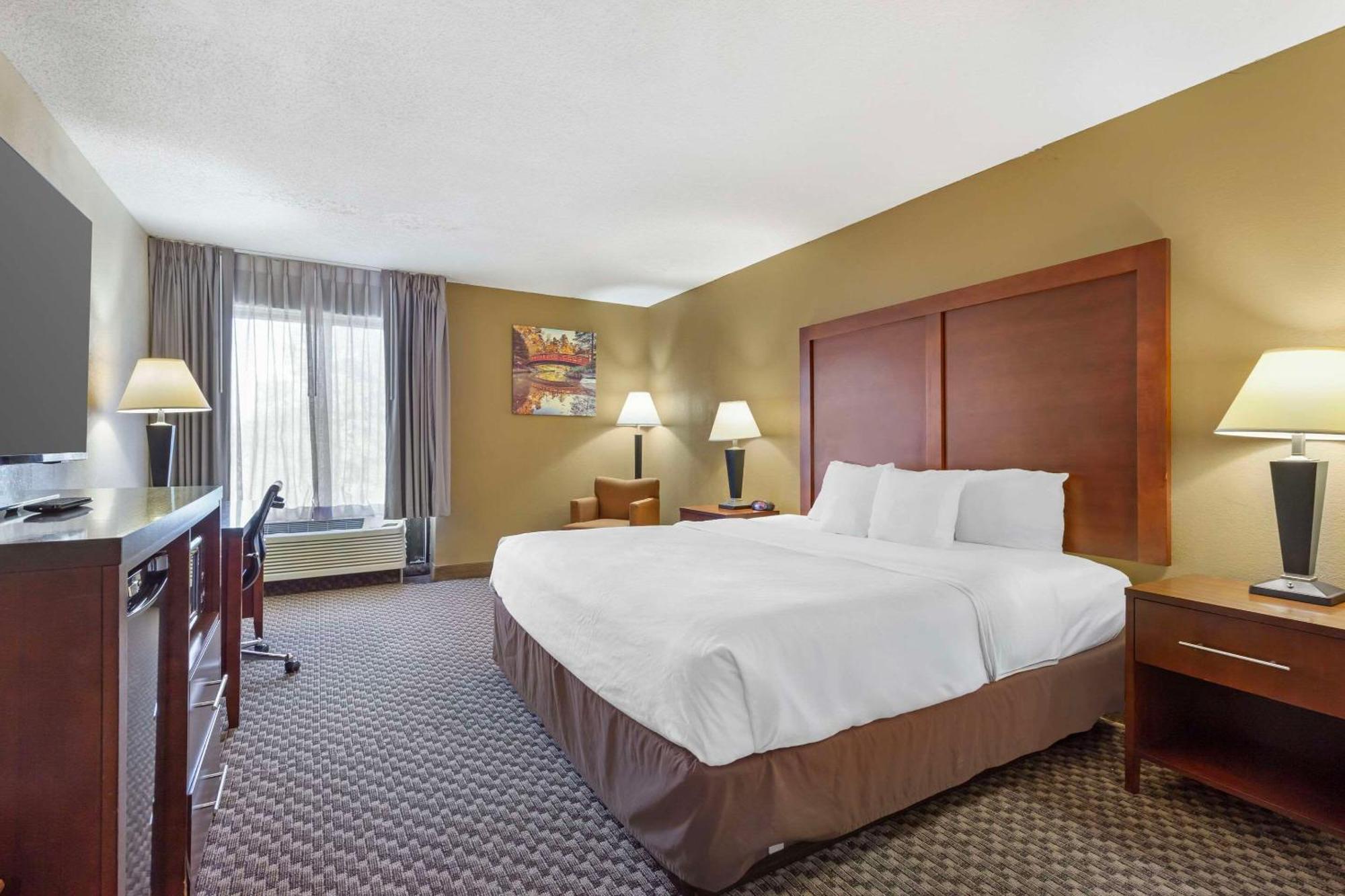 Hotel Clarion Pointe Research Triangle Park Durham Esterno foto