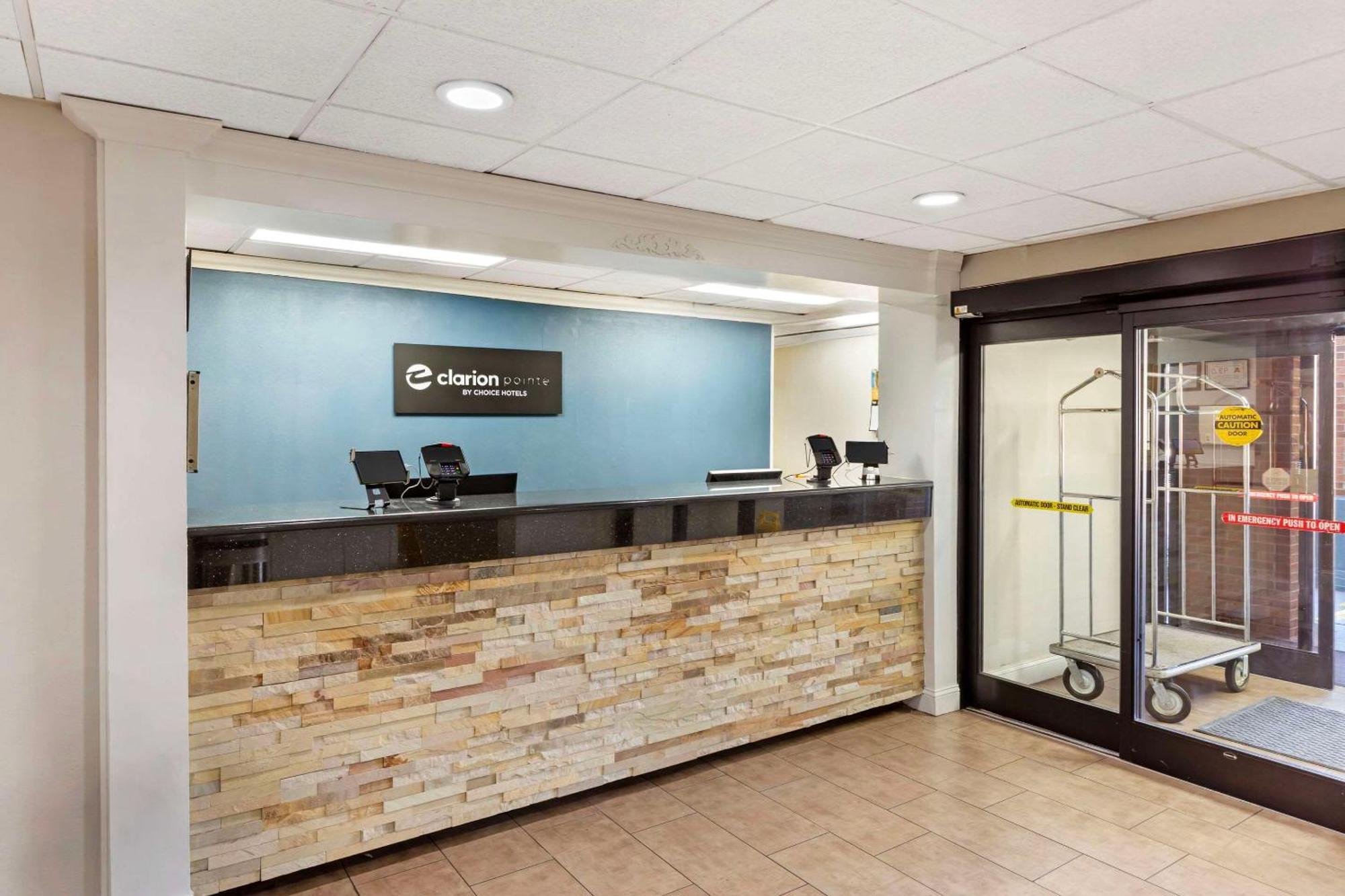 Hotel Clarion Pointe Research Triangle Park Durham Esterno foto